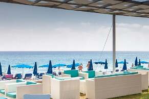 Vrissaki Beach Hotel