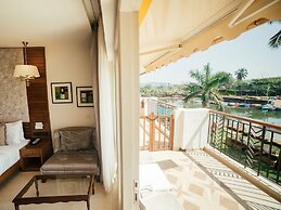 Acron Waterfront Resort