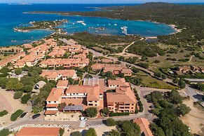 Baia de Bahas Residence