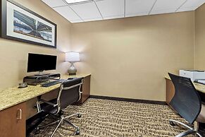 Comfort Inn & Suites West - Medical Center