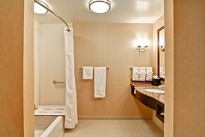 Hilton Garden Inn Woodbridge