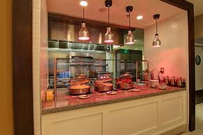 Hilton Garden Inn Woodbridge