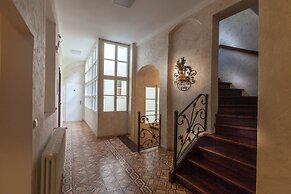 Boutique Residence by Little King