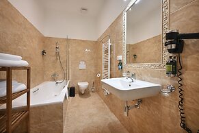 Boutique Residence by Little King