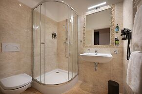 Boutique Residence by Little King