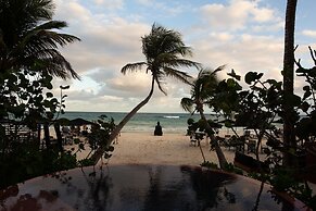 Tago Tulum by G Hotels