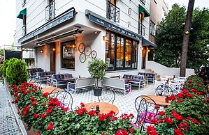 Juliet Rooms & Kitchen