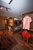 Juliet Rooms & Kitchen