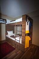 Juliet Rooms & Kitchen