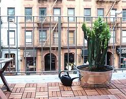 Midtown East 1BR with Private Balcony DR 26