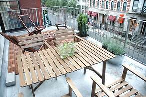 Midtown East 1BR with Private Balcony DR 26