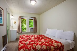 Birchcliff Resort