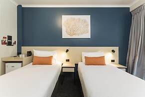 Nightcap at Edge Hill Tavern