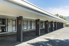 Nightcap at Edge Hill Tavern