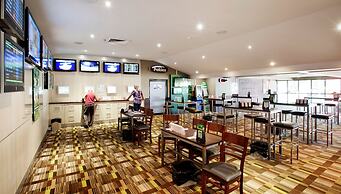 Nightcap at Edge Hill Tavern