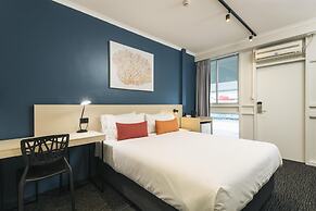 Nightcap at Edge Hill Tavern