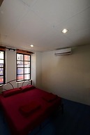 Submarine Guest House Central Market - Hostel