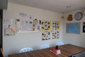 Submarine Guest House Central Market - Hostel