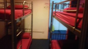 Submarine Guest House Central Market - Hostel