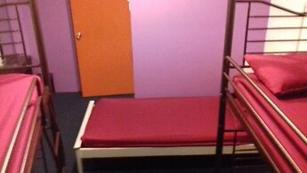 Submarine Guest House Central Market - Hostel