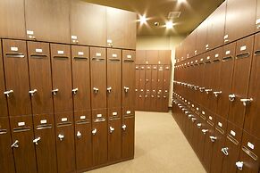 Anshin Oyado Shimbashi - Caters to Men