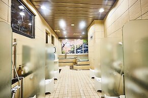 Anshin Oyado Shimbashi - Caters to Men