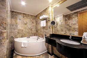 A25 Luxury Hotel