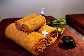 Royal Riverside Hoi An Hotel