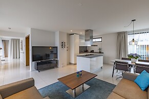 Black Pearl Luxury Apartments