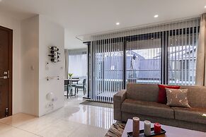 Black Pearl Luxury Apartments