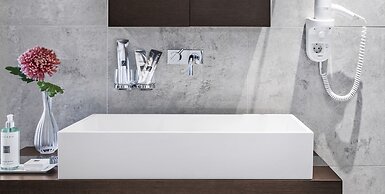 Black Pearl Luxury Apartments