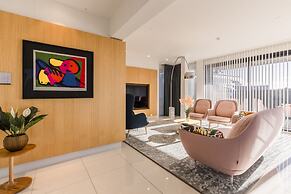 Black Pearl Luxury Apartments