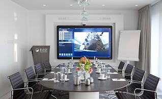 Black Pearl Luxury Apartments