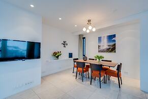 Black Pearl Luxury Apartments