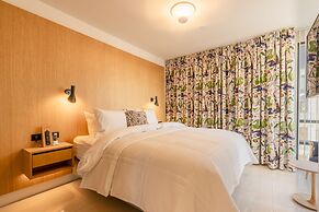 Black Pearl Luxury Apartments