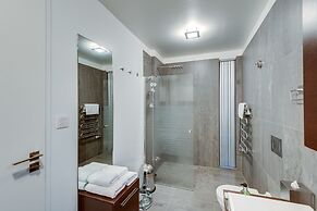 Black Pearl Luxury Apartments