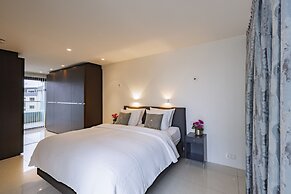 Black Pearl Luxury Apartments