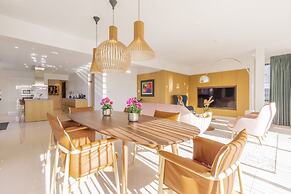 Black Pearl Luxury Apartments