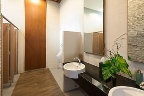 Fishermen's Harbour Urban Resort