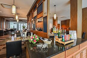 Fishermen's Harbour Urban Resort