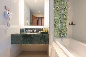 Fishermen's Harbour Urban Resort