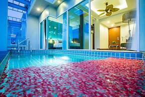 Fishermen's Harbour Urban Resort