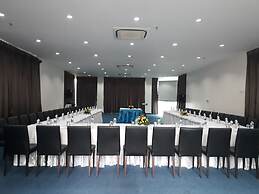 Fishermen's Harbour Urban Resort