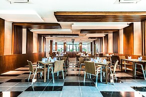 Fishermen's Harbour Urban Resort