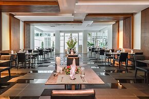 Fishermen's Harbour Urban Resort