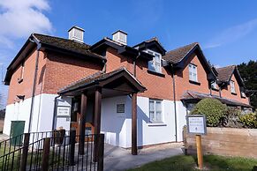 Berkshire Arms by Chef and Brewer Collection
