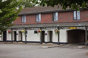 Cross Roads Hotel by Greene King Inns
