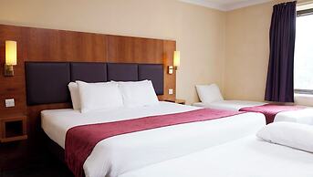 Cross Roads Hotel by Greene King Inns