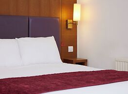 Cross Roads Hotel by Greene King Inns