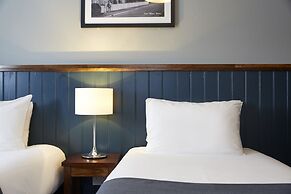 The Spyglass and Kettle